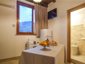 Apartment with Jacuzzi near Etna Gaggi